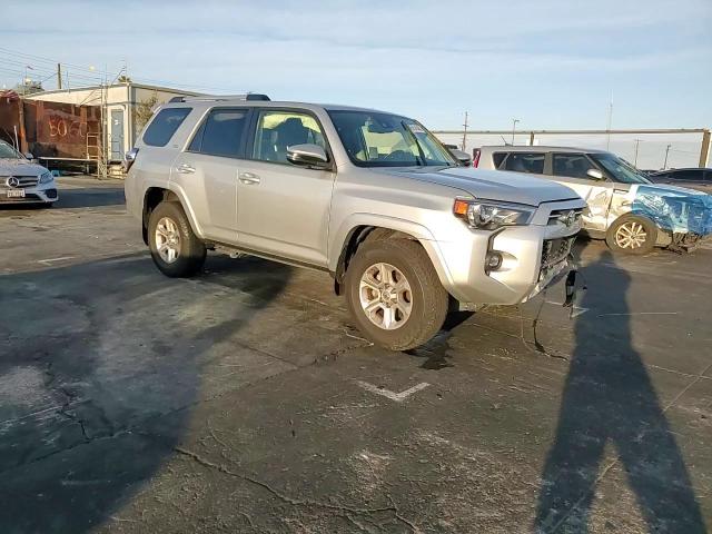 2021 Toyota 4Runner - Image 12
