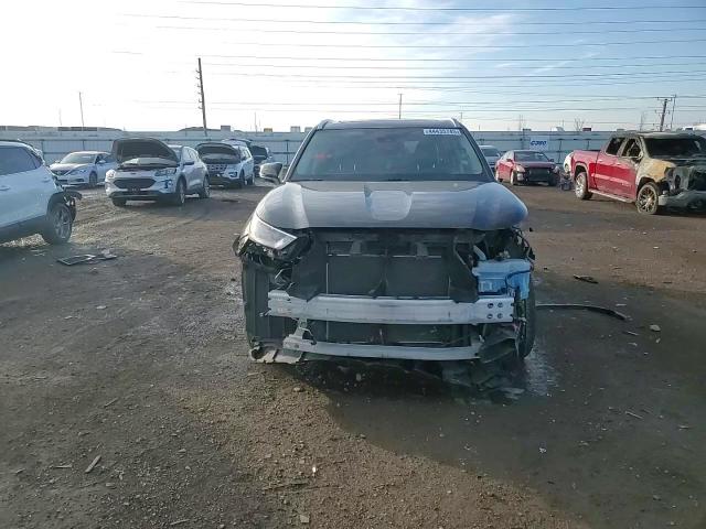 2022 Toyota Highlander - Image 11
