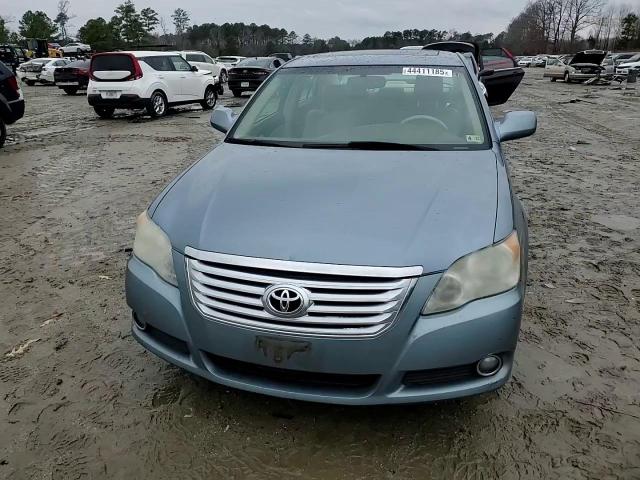 2010 Toyota Avalon - Image 10