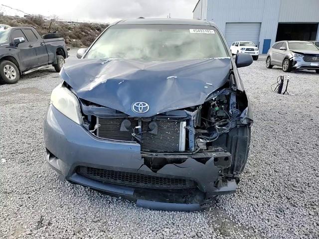 2015 Toyota Sienna - Image 11
