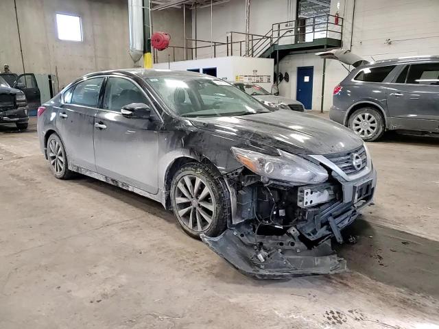 2017 Nissan Altima - Image 11