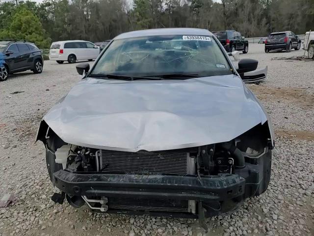 2015 Volkswagen Jetta - Image 14