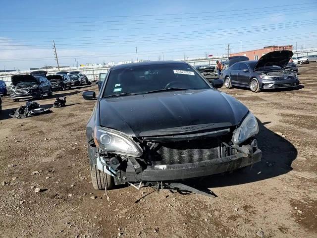 2011 Chrysler 200 - Image 10