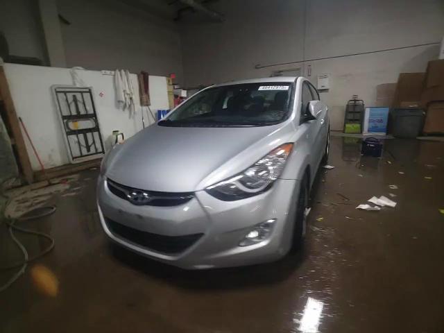 2013 Hyundai Elantra - Image 13