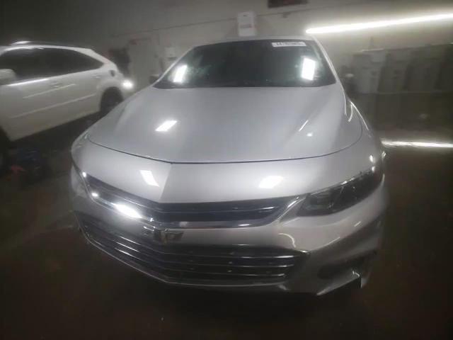 2017 Chevrolet Malibu - Image 13