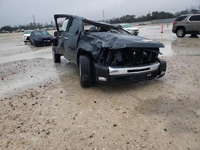 2010 Chevrolet Silverado - Image 11