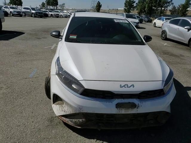 2023 Kia Forte - Image 10