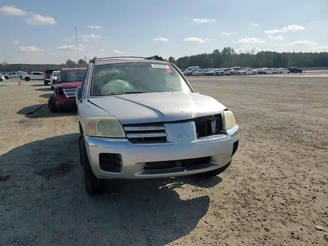2004 Mitsubishi Endeavor - Image 11