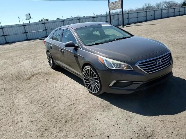 2016 Hyundai Sonata - Image 10