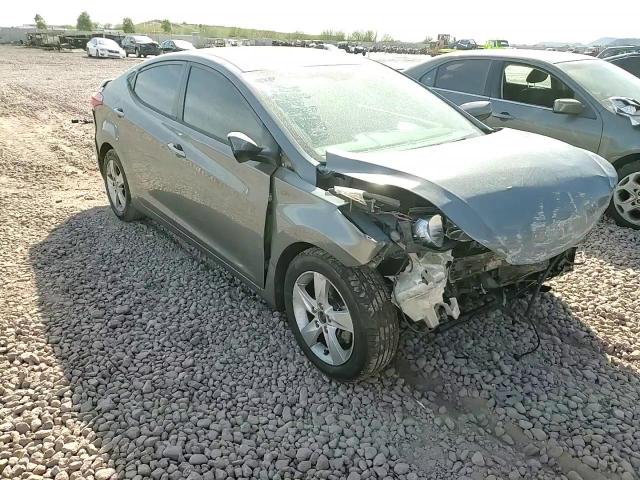 2013 Hyundai Elantra - Image 11