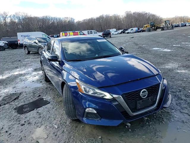 2020 Nissan Altima - Image 11
