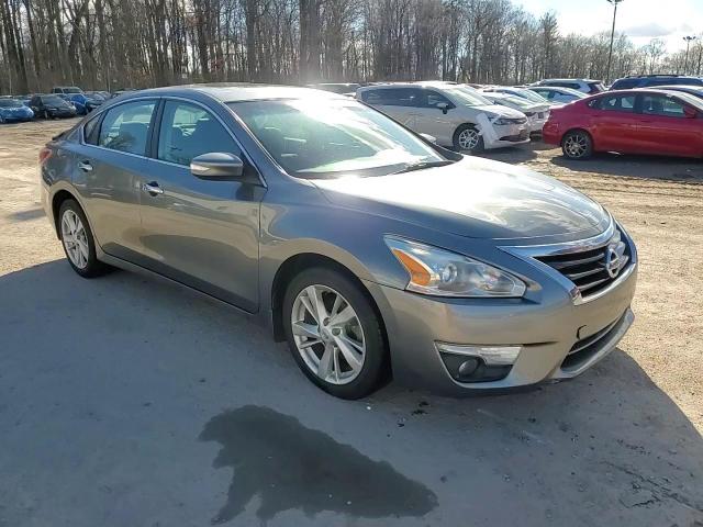 2015 Nissan Altima - Image 13
