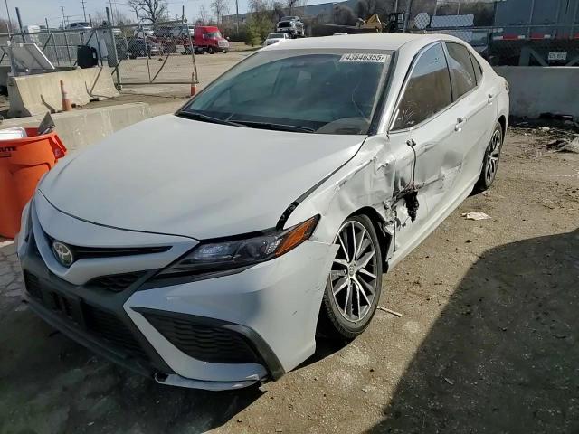2023 Toyota Camry - Image 11