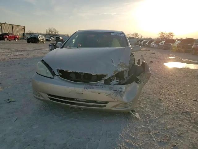 2004 Toyota Camry - Image 10