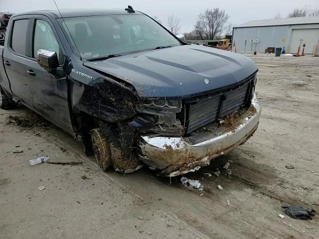 2020 Chevrolet Silverado - Image 11
