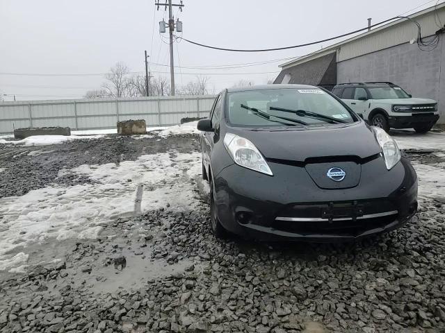 2016 Nissan Leaf - Image 11