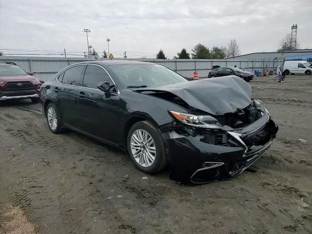 2017 Lexus ES - Image 11