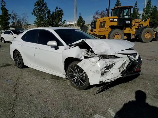 2022 Toyota Camry - Image 11