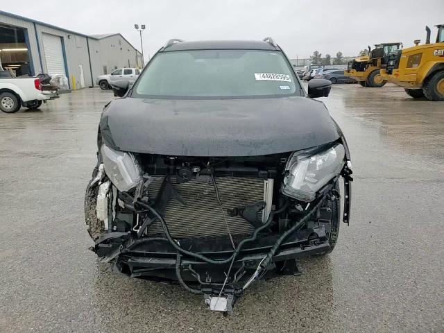 2018 Nissan Rogue - Image 15