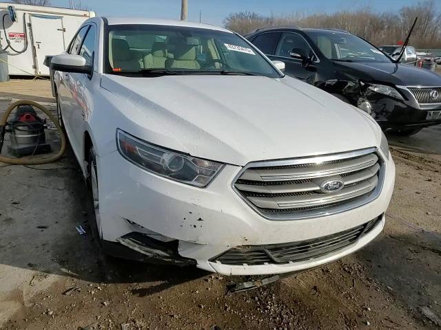 2015 Ford Taurus - Image 13