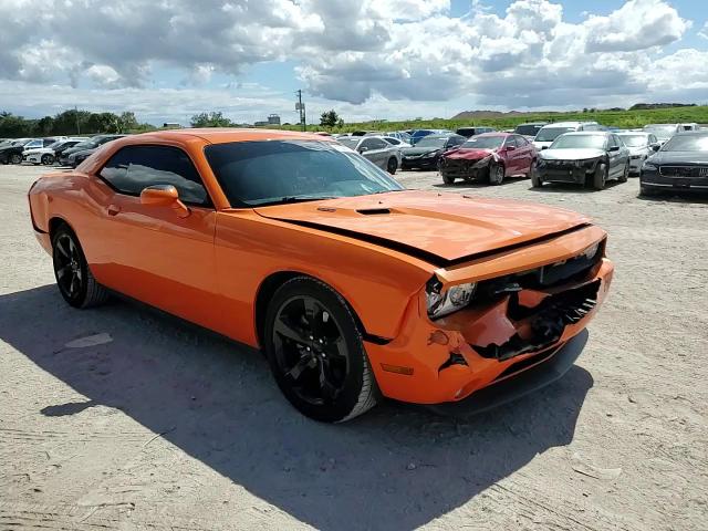 2014 Dodge Challenger - Image 11