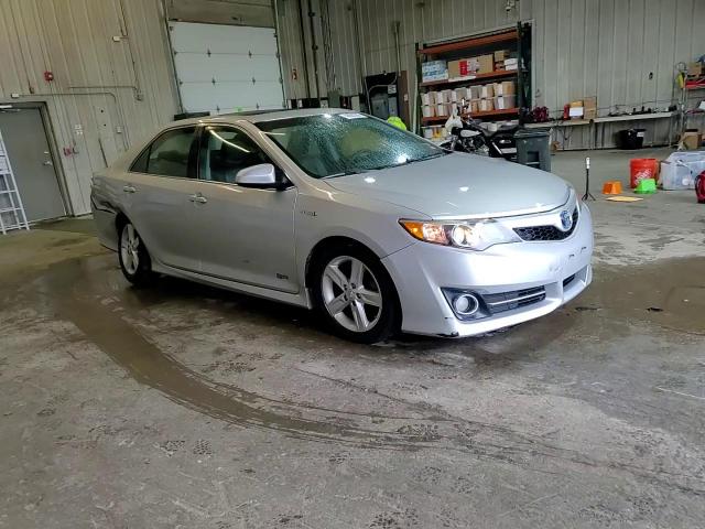 2014 Toyota Camry - Image 13
