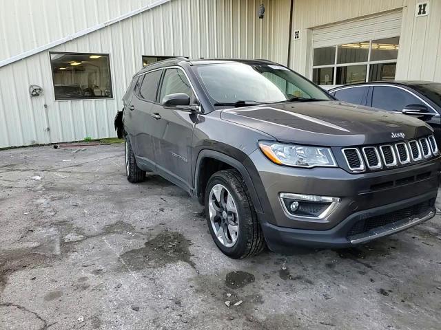 2018 Jeep Compass - Image 12