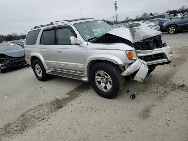 2002 Toyota 4Runner - Image 11