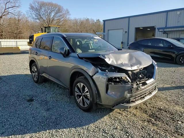 2021 Nissan Rogue - Image 10