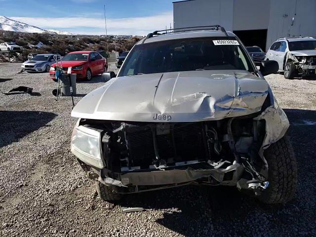 2004 Jeep Grand Cherokee - Image 11