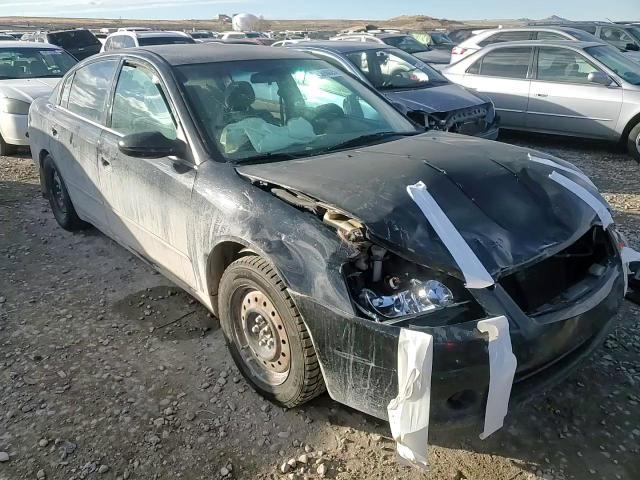 2005 Nissan Altima - Image 10