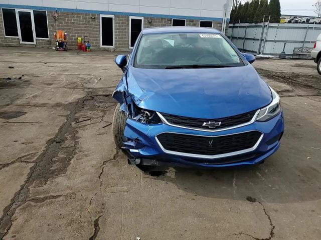 2018 Chevrolet Cruze - Image 10