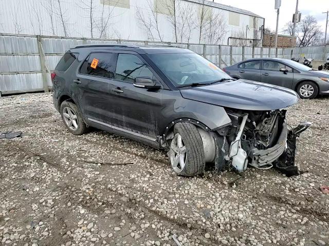 2016 Ford Explorer - Image 12