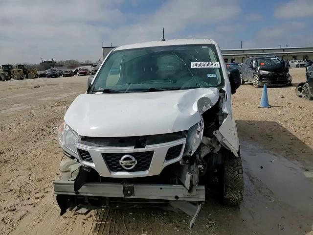 2018 Nissan NV - Image 12