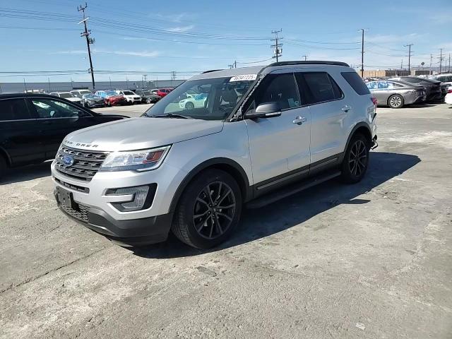 2017 Ford Explorer - Image 12