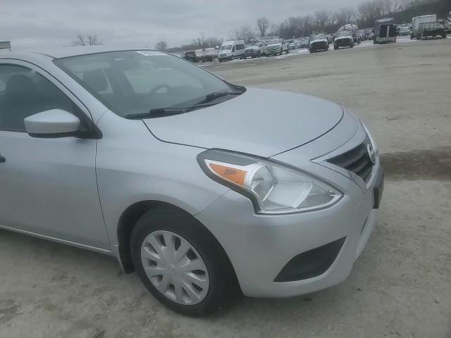 2018 Nissan Versa - Image 11