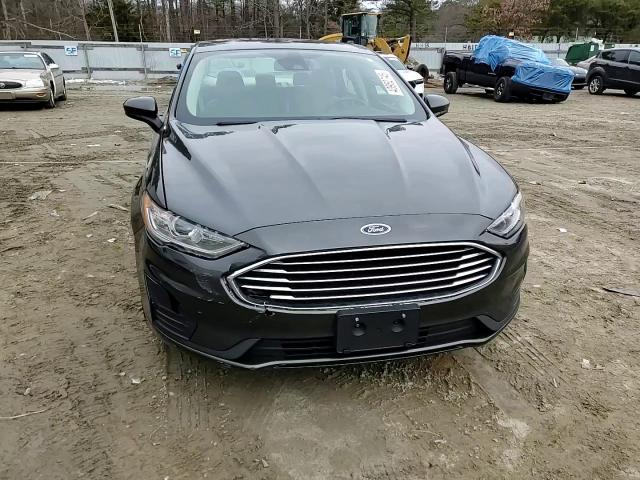 2019 Ford Fusion - Image 13