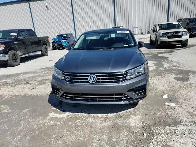 2018 Volkswagen Passat - Image 13