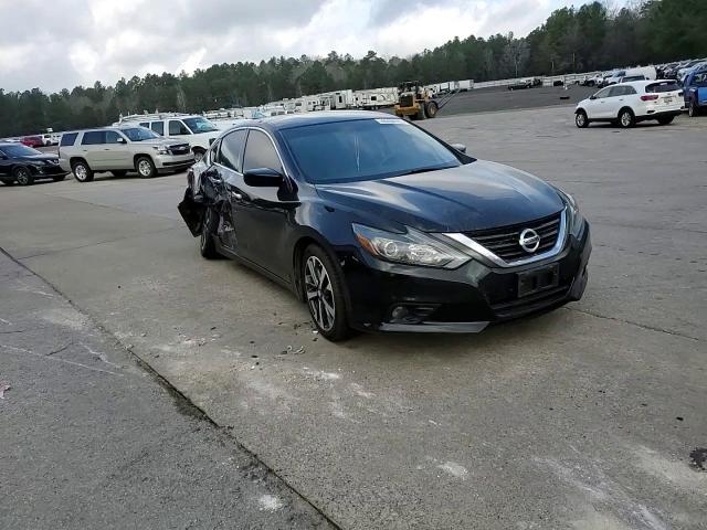 2017 Nissan Altima - Image 11