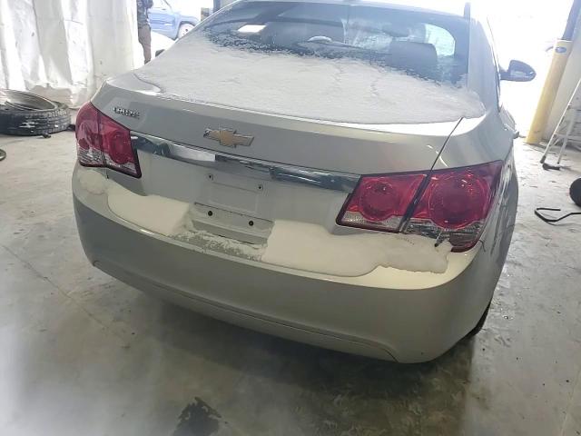 2015 Chevrolet Cruze - Image 11