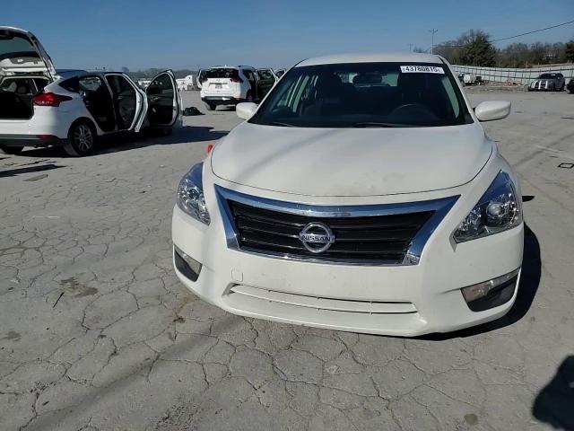 2015 Nissan Altima - Image 11