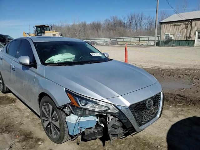2020 Nissan Altima - Image 10
