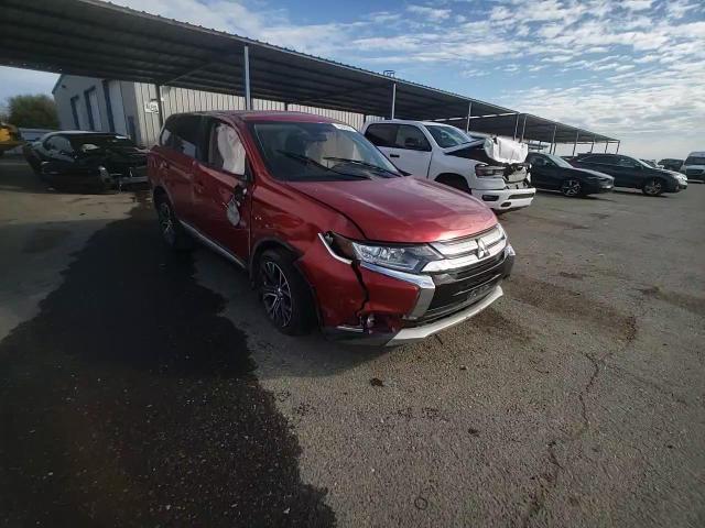 2016 Mitsubishi Outlander - Image 11