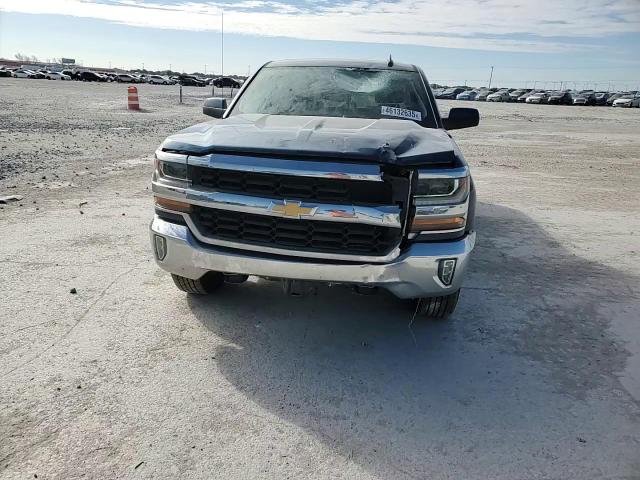 2018 Chevrolet Silverado - Image 11