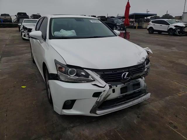 2014 Lexus CT - Image 10