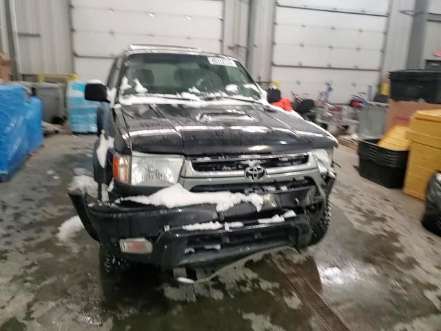 2002 Toyota 4Runner - Image 12