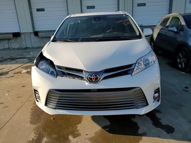 2018 Toyota Sienna - Image 11