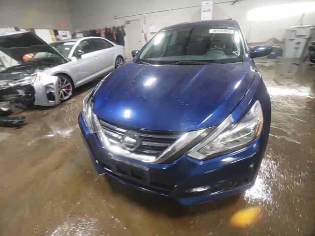 2016 Nissan Altima - Image 13