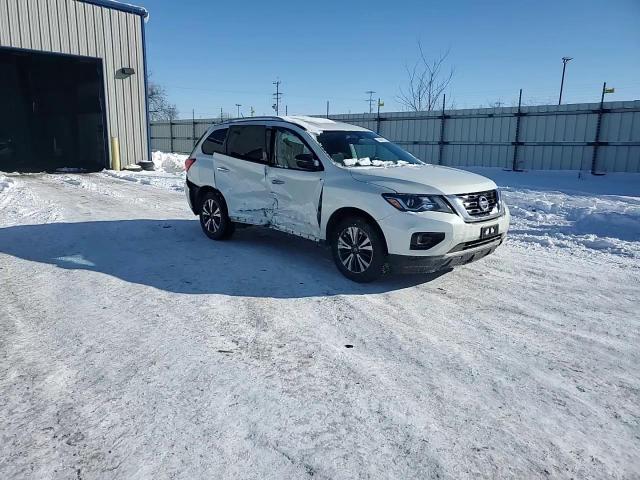2017 Nissan Pathfinder - Image 12