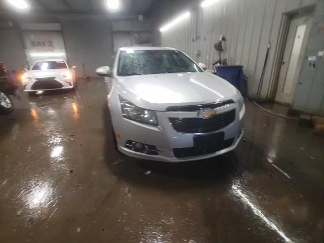 2013 Chevrolet Cruze - Image 13